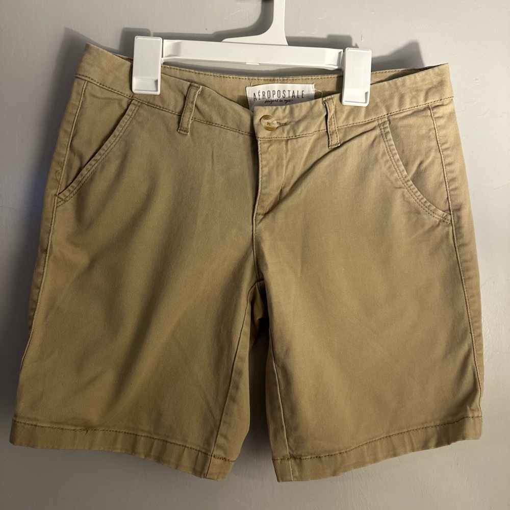 Aeropostale Bermuda twill short size 6